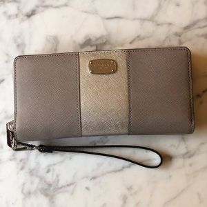 Michael Kors Wristlet